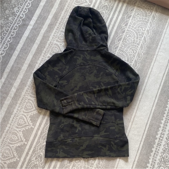 Camo Lululemon Scuba - Picture 6 of 8